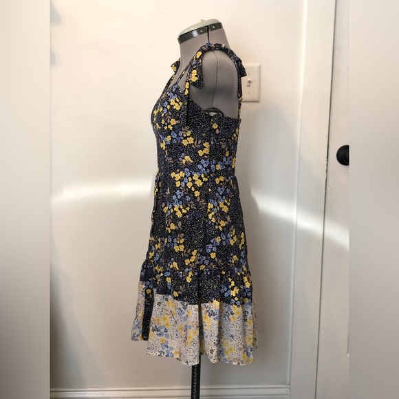 Jun and Ivy Floral Dress - Picture 2 of 11